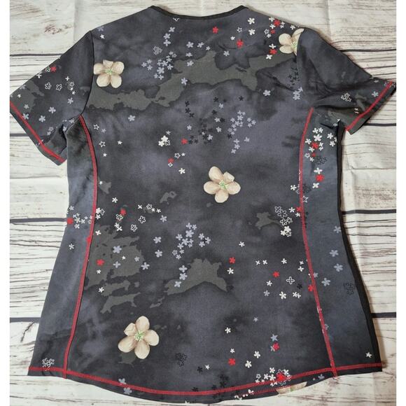 Disney Snow White V-Neck Scrub Top Womens Size Small - Picture 8 of 8